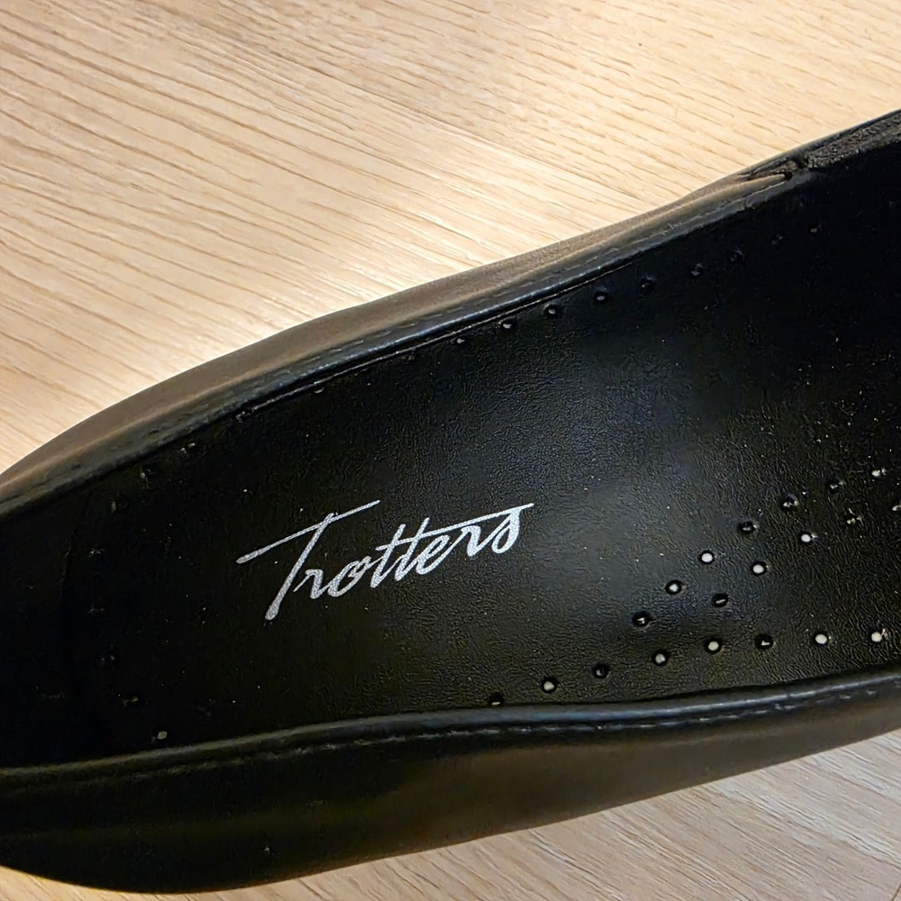 Trotters Black Leather Square Toe Slip On Loafer Block Heel Size 10.5M Shoes - Picture 7 of 8